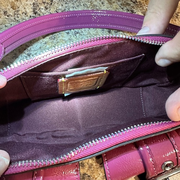 NWT Coach Ashton Baguette Bag CV943 Silver Pink Shoulder Handbag - Picture 4 of 16